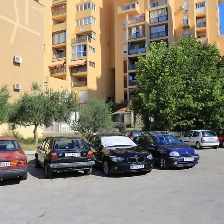 Studio 17706a سبليت