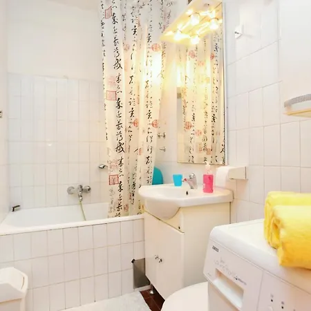 Studio 17706a سبليت
