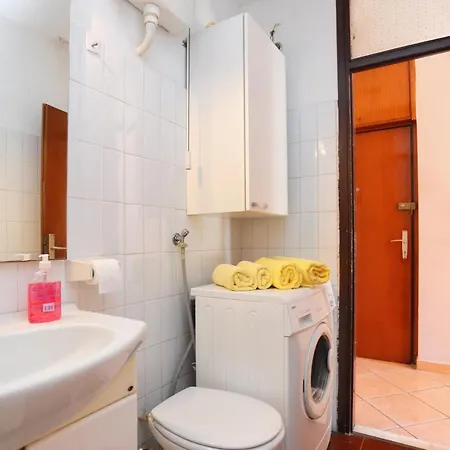 Studio 17706a سبليت